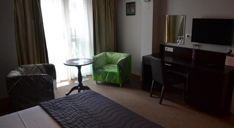 Hotel Dolce International Скопие Екстериор снимка