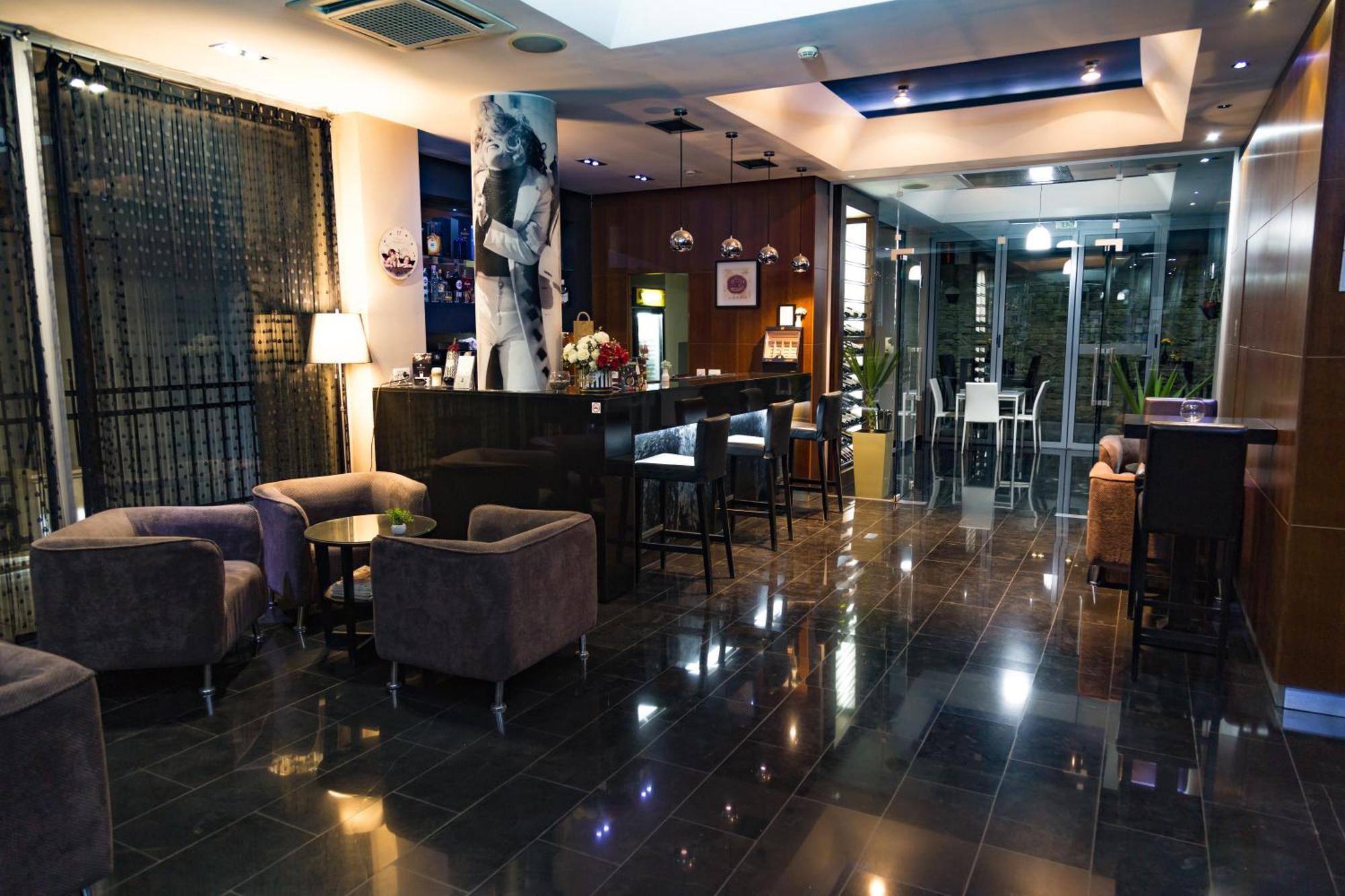 Hotel Dolce International Скопие Екстериор снимка