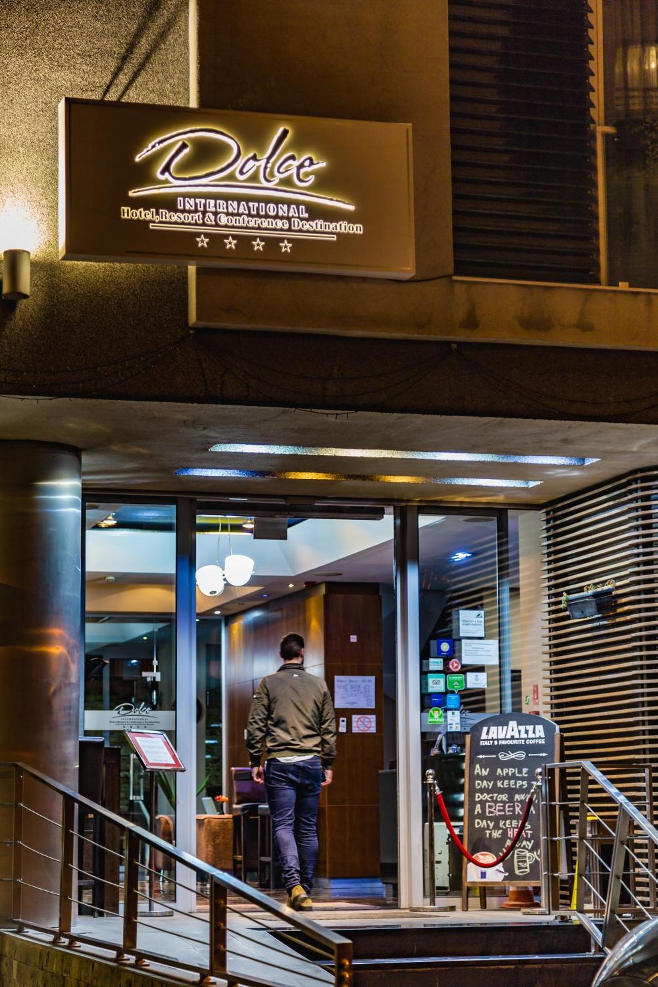 Hotel Dolce International Скопие Екстериор снимка