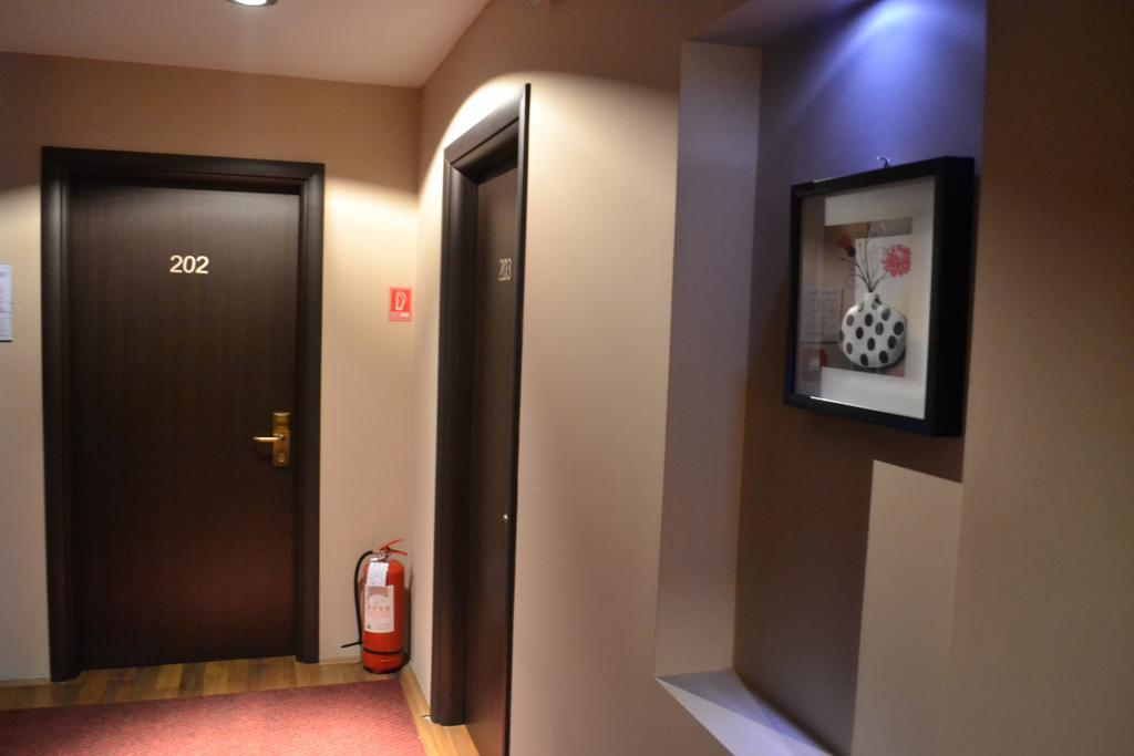 Hotel Dolce International Скопие Екстериор снимка