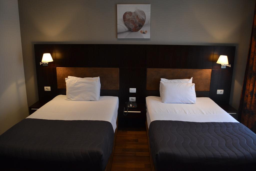 Hotel Dolce International Скопие Екстериор снимка