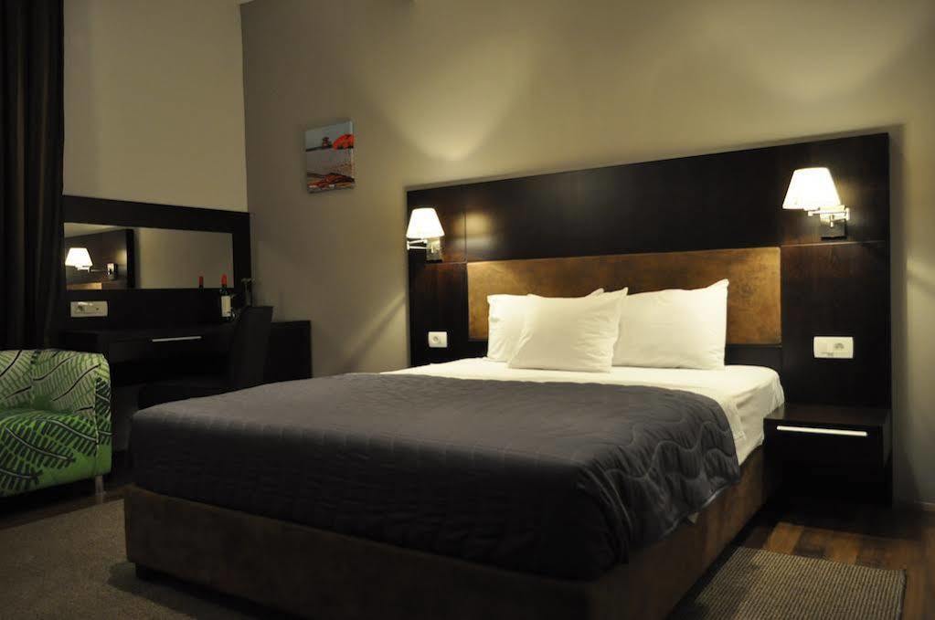 Hotel Dolce International Скопие Екстериор снимка
