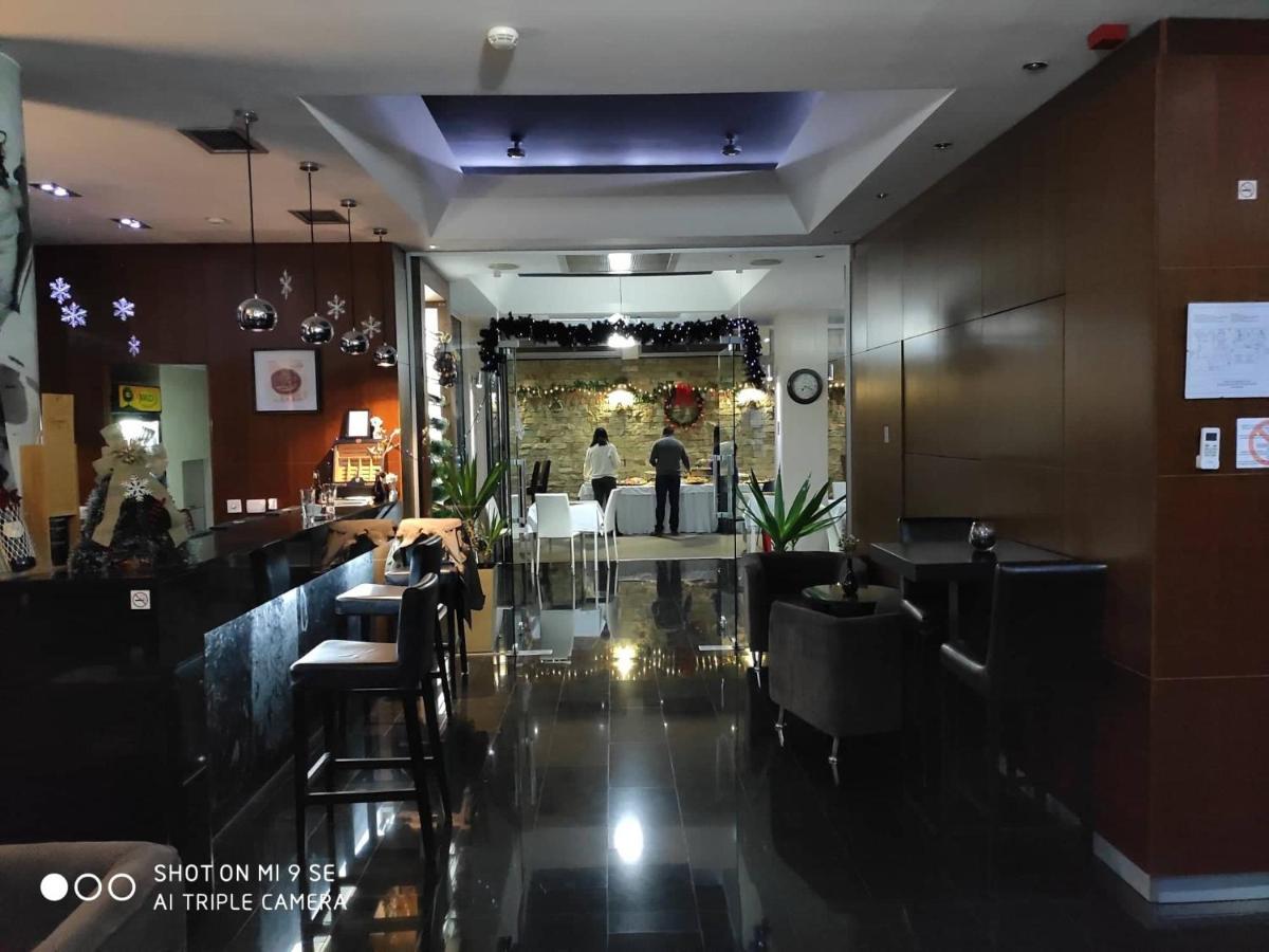 Hotel Dolce International Скопие Екстериор снимка